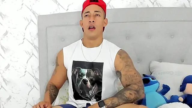 luigiferrara online show from March 14, 2025, 10:16 pm