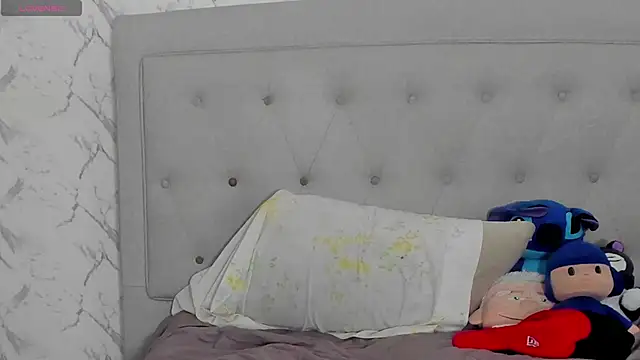 luigiferrara online show from April 21, 2026, 1:42 am