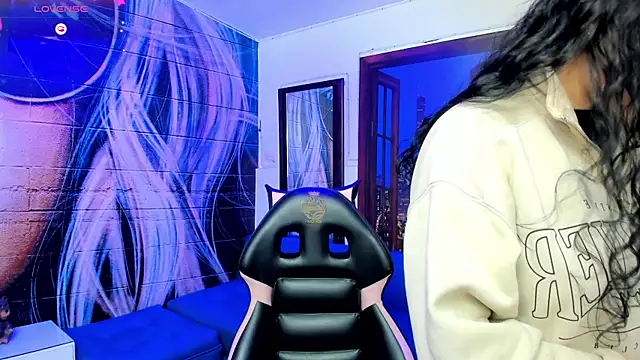 Violetaa diazz online show from March 11, 2025, 8:09 pm