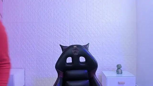 Violetaa diazz online show from April 22, 2026, 9:05 pm