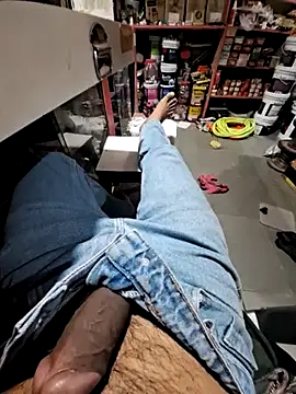 dickerdaddy25 online show from March 18, 2025, 3:31 pm