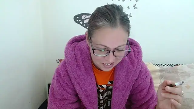 LadyHellene online show from March 19, 2026, 7:56 am