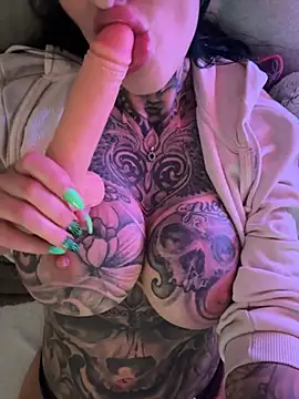 MeganWitch online show from June 17, 2026, 5:03 pm
