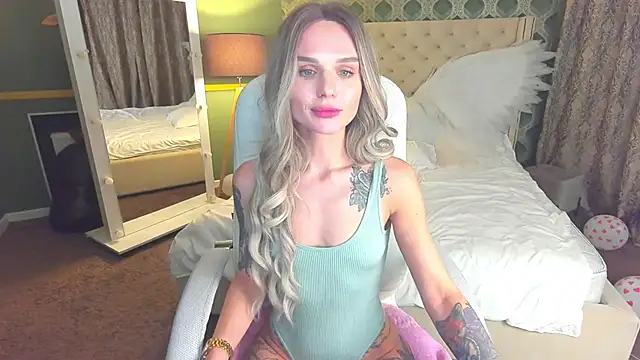 KiraGrayy online show from March 8, 2025, 4:50 pm