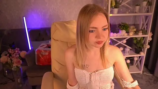 Snapshot of EmilySunshineS chatting on March 9, 2025, 9:14 pm EmilySunshineS online show from March 9, 2025, 9:14 pm