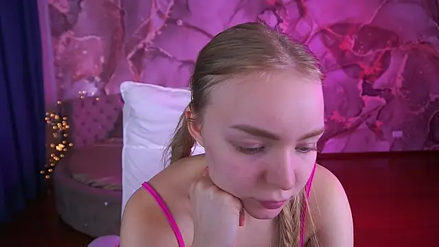 Snapshot of EmilySunshineS chatting on October 26, 2025, 8:20 am EmilySunshineS online show from October 26, 2025, 8:20 am