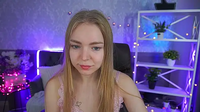 Snapshot of EmilySunshineS chatting on November 2, 2025, 7:33 am EmilySunshineS online show from November 2, 2025, 7:33 am