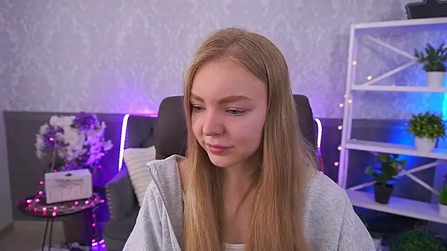 Snapshot of EmilySunshineS chatting on November 19, 2025, 8:03 am EmilySunshineS online show from November 19, 2025, 8:03 am