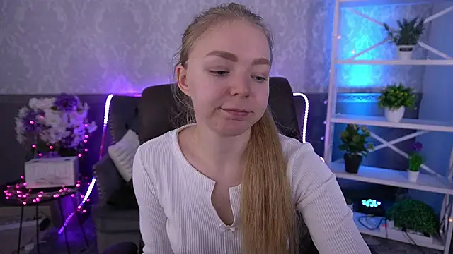 Snapshot of EmilySunshineS chatting on December 4, 2025, 2:04 pm EmilySunshineS online show from December 4, 2025, 2:04 pm