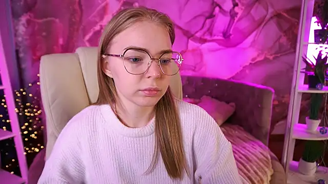 EmilySunshineS online show from March 19, 2026, 7:34 am