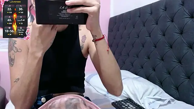  candy jade  online show from February 5, 2025, 11:44 am