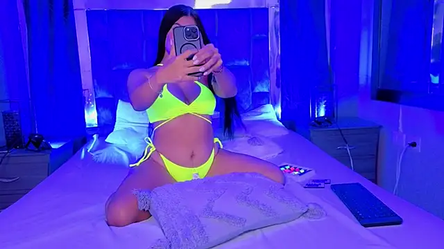 Snapshot of Mia_Oxford chatting on October 11, 2025, 2:04 pm Mia Oxford online show from October 11, 2025, 2:04 pm