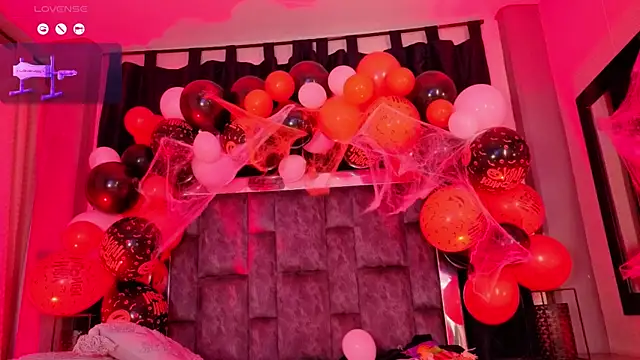 Snapshot of Mia_Oxford chatting on October 18, 2025, 1:08 am Mia Oxford online show from October 18, 2025, 1:08 am