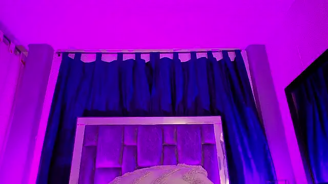 Snapshot of Mia_Oxford chatting on January 18, 2026, 2:32 pm Mia Oxford online show from January 18, 2026, 2:32 pm