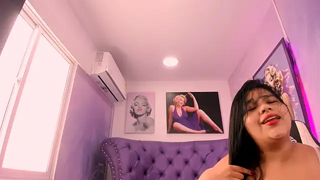 emma  milk  online show from March 18, 2025, 5:53 pm