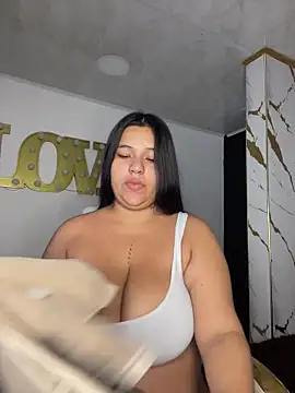 emma  milk  online show from November 22, 2025, 11:53 am