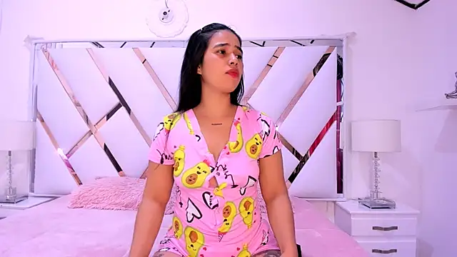 naughty  sara online show from February 12, 2025, 11:18 am