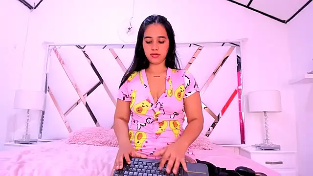 naughty  sara online show from February 12, 2025, 2:21 pm