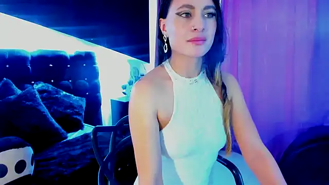 Coral Gibson online show from February 6, 2025, 4:03 pm