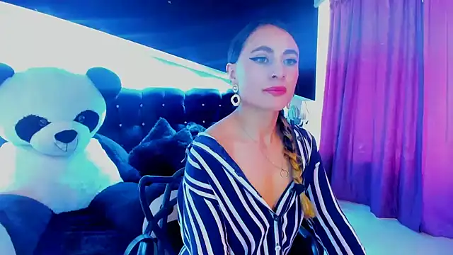 Coral Gibson online show from February 8, 2025, 4:25 pm