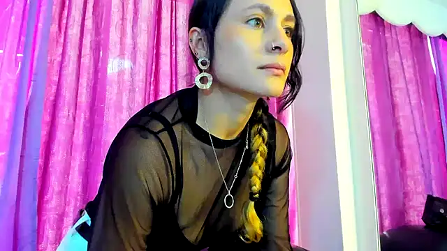 Coral Gibson online show from February 19, 2025, 12:33 pm