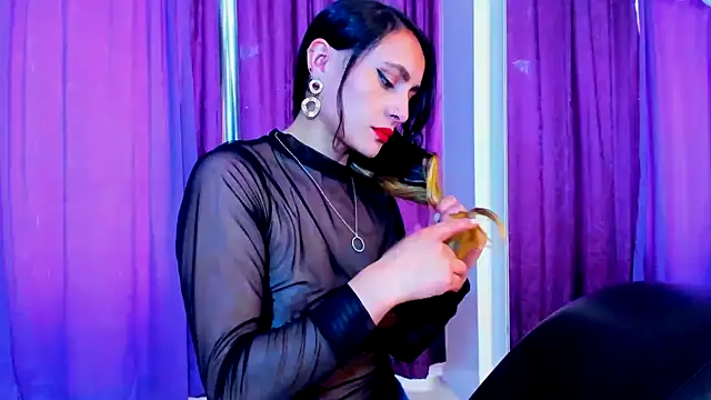 Coral Gibson online show from February 19, 2025, 6:43 pm