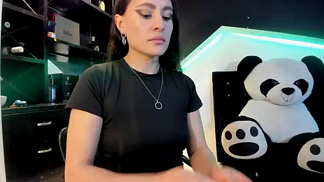 Coral Gibson online show from February 25, 2025, 3:38 pm