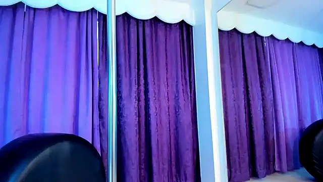 Coral Gibson online show from February 27, 2025, 9:36 pm