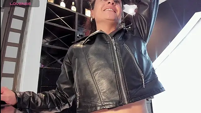 Coral Gibson online show from April 22, 2026, 3:02 pm