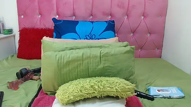 Hotty-boobsxxx online show from February 17, 2025, 4:48 pm