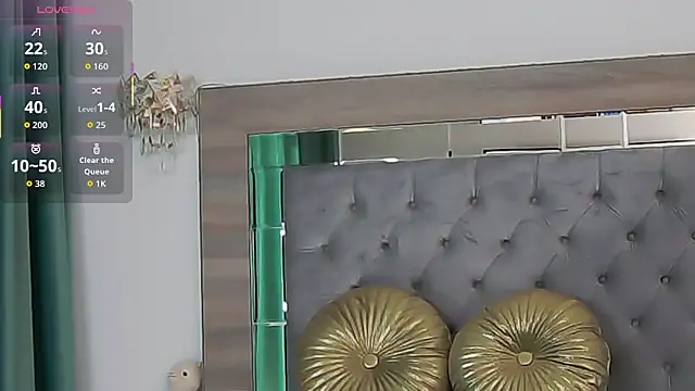 Lorehottie online show from March 6, 2026, 12:12 pm