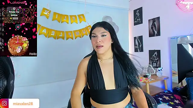 miavalentinaaa online show from January 28, 2025, 7:42 pm