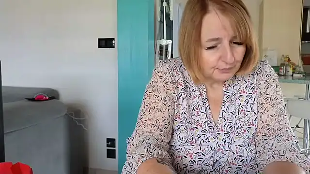 Snapshot of Sandcoq chatting on May 19, 2026, 8:53 am Sandcoq online show from May 19, 2026, 8:53 am