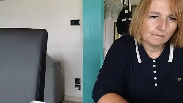 Snapshot of Sandcoq chatting on June 4, 2026, 12:00 pm Sandcoq online show from June 4, 2026, 12:00 pm