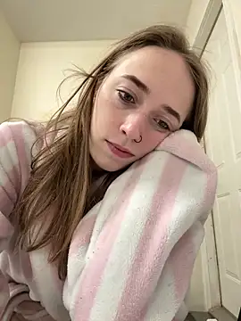 Maxinebabyyy online show from March 3, 2025, 1:20 pm