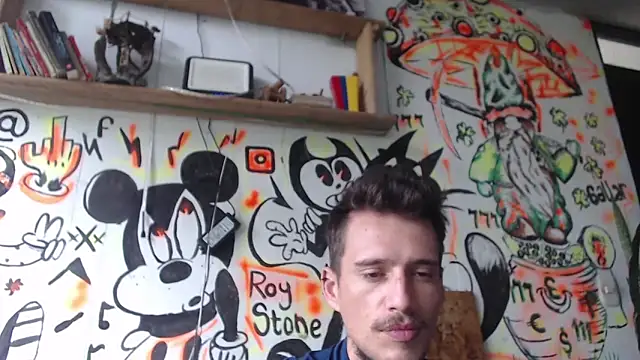 roystonee01 online show from October 13, 2025, 11:54 am