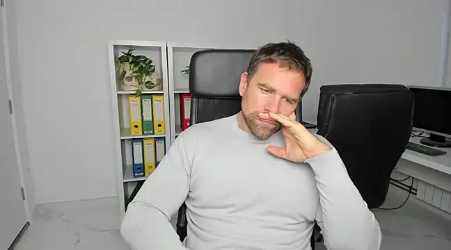 John-E-Dough online show from December 4, 2024, 8:01 am