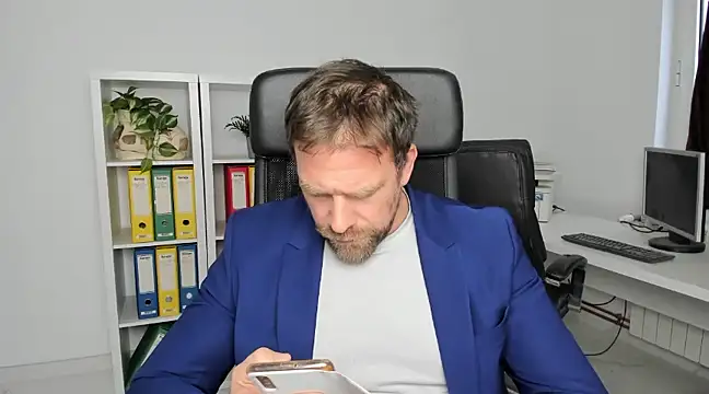 John-E-Dough online show from December 14, 2024, 8:02 am