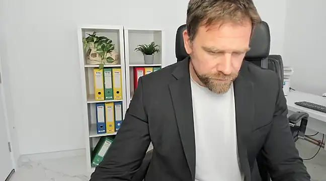 John-E-Dough online show from December 17, 2024, 8:12 am