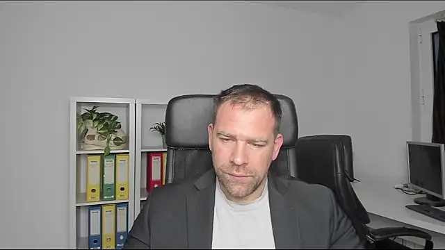 John-E-Dough online show from December 27, 2024, 5:52 am