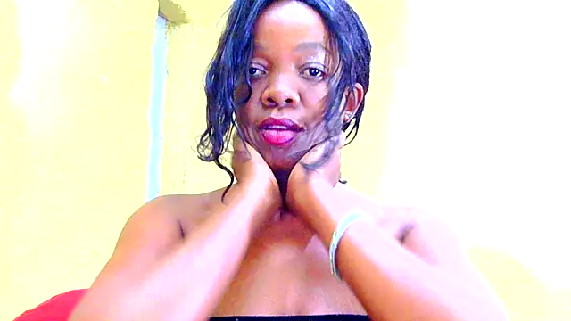 Snapshot of Mollybrookexx chatting on April 28, 2026, 12:20 am Mollybrookexx online show from April 28, 2026, 12:20 am