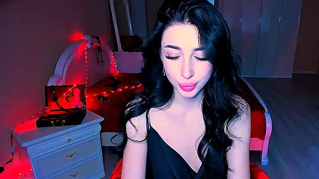 lovely desire online show from January 20, 2025, 11:45 am