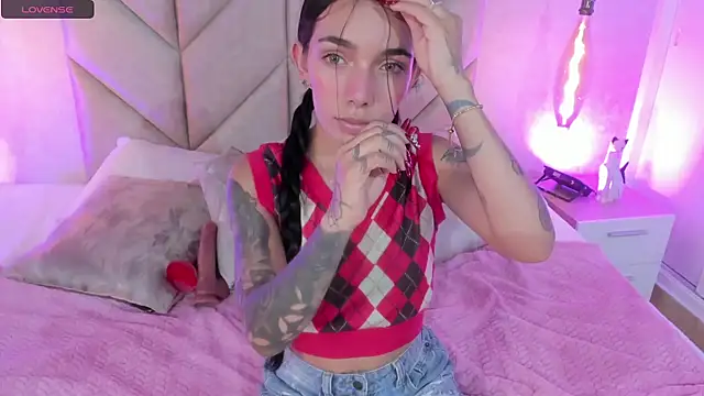 Mollymoon1 online show from December 10, 2024, 8:16 pm