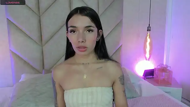 Mollymoon1 online show from December 17, 2024, 7:59 pm