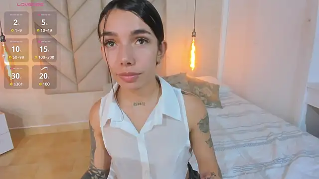 Mollymoon1 online show from March 13, 2025, 7:39 pm