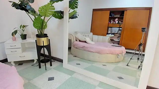 Mollymoon1 online show from February 3, 2026, 8:03 pm