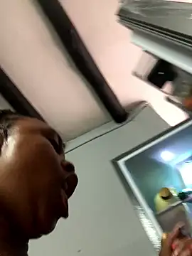 Pearl 00 online show from January 10, 2026, 12:40 pm