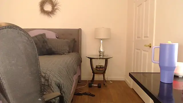 AlyssiaAmoreXO online show from September 16, 2025, 7:04 pm