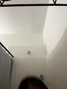 AlyssiaAmoreXO online show from October 9, 2025, 8:07 pm