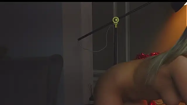 AnnieStylesx online show from February 22, 2025, 5:02 am